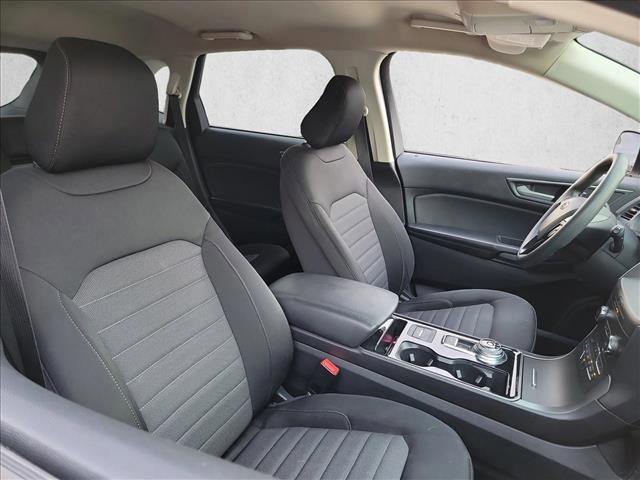 Used 2020 Ford Edge SE FWD image 15