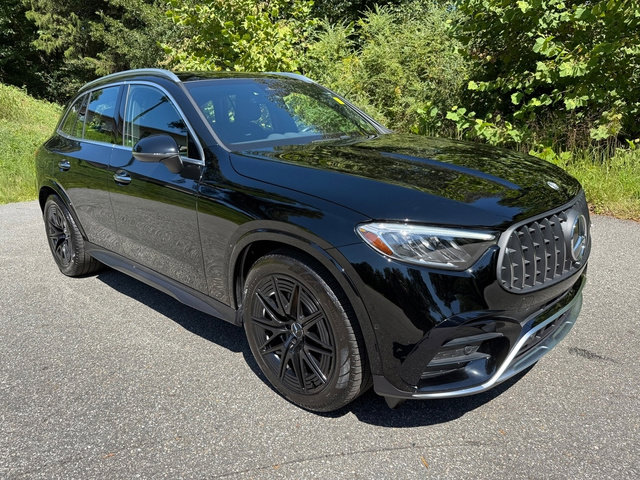 Used 2025 Mercedes-Benz GLC 43 AMG 4MATIC image 4