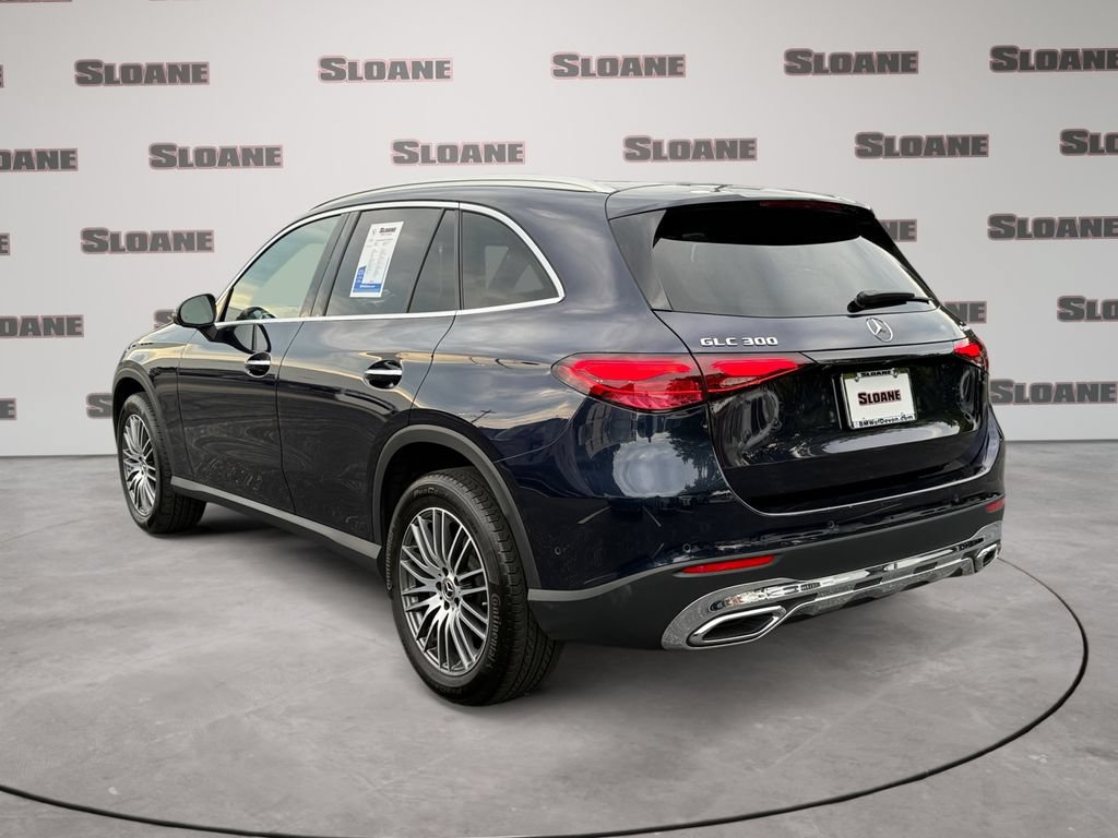Used 2023 Mercedes-Benz GLC 300 4MATIC image 3