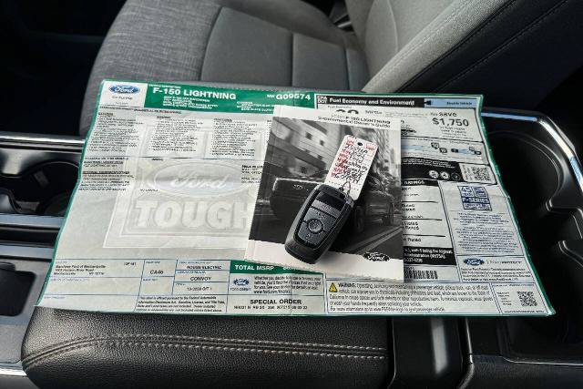 Certified 2022 Ford F150 Lightning XLT AWD/4WD image 38