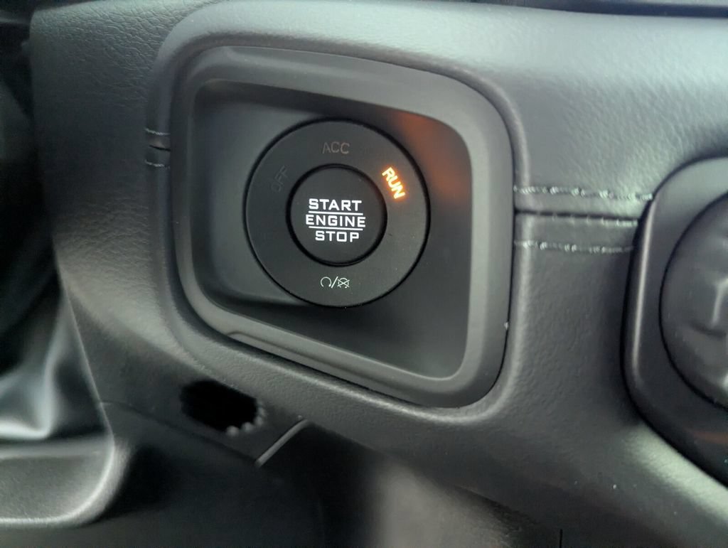 New 2026 Jeep Gladiator Rubicon w/ Safety Group AWD/4WD image 25