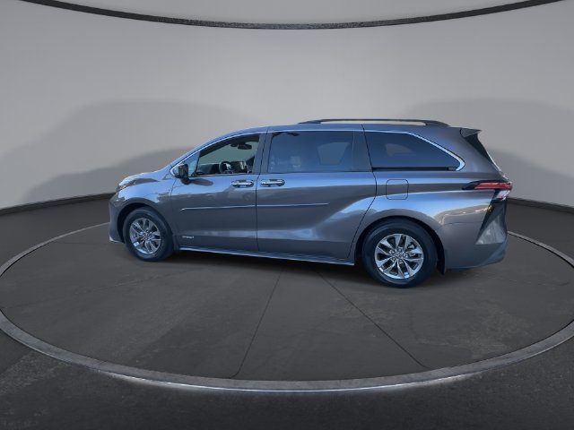 Used 2021 Toyota Sienna XLE FWD image 5