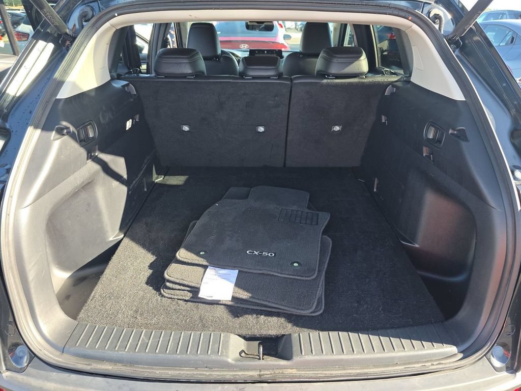 Used 2025 MAZDA CX-50 AWD 2.5 S w/ Premium Plus Pkg image 4