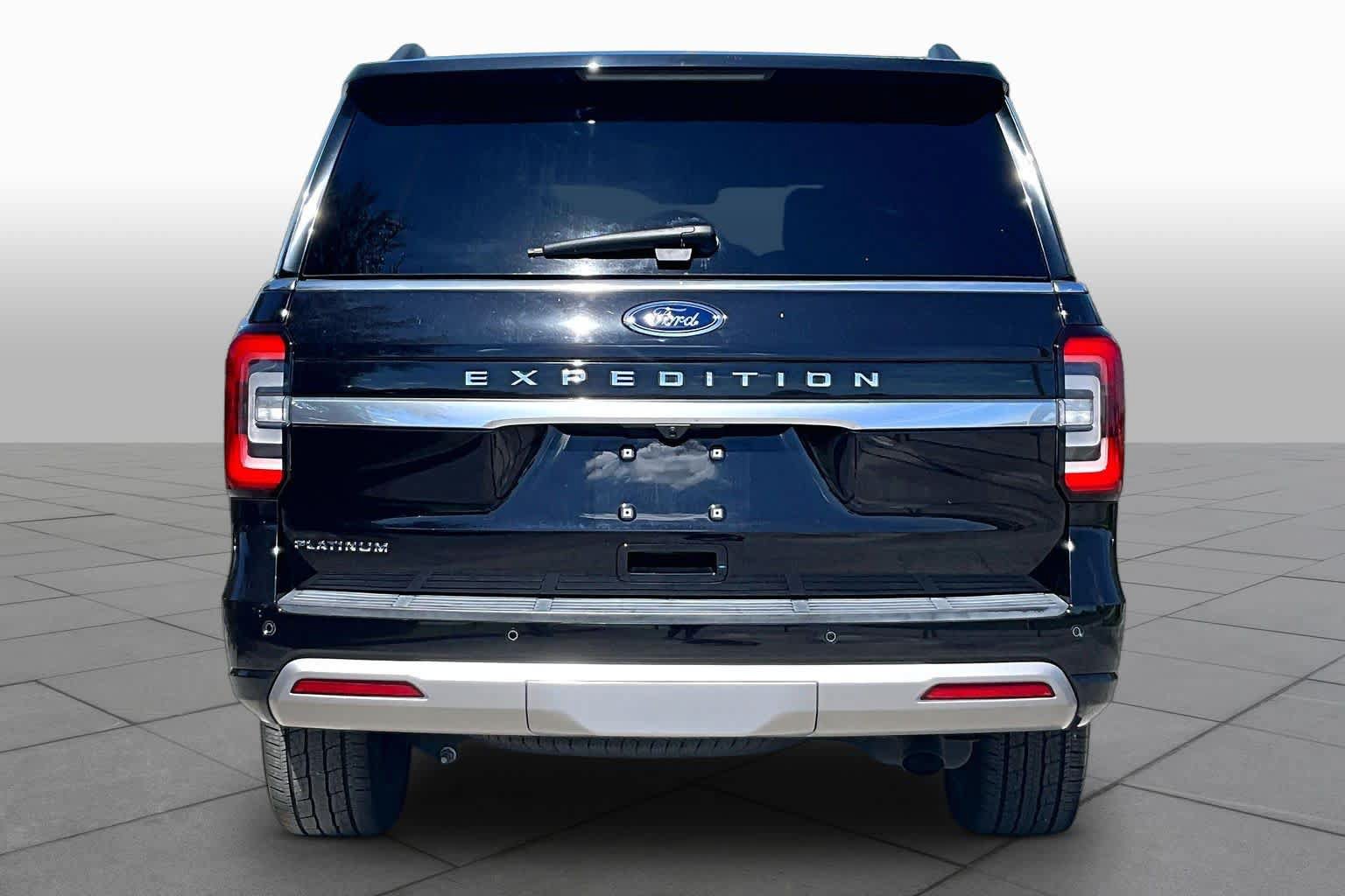 Used 2024 Ford Expedition Platinum RWD image 5
