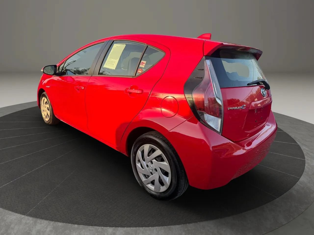 Used 2015 Toyota Prius C One FWD image 7