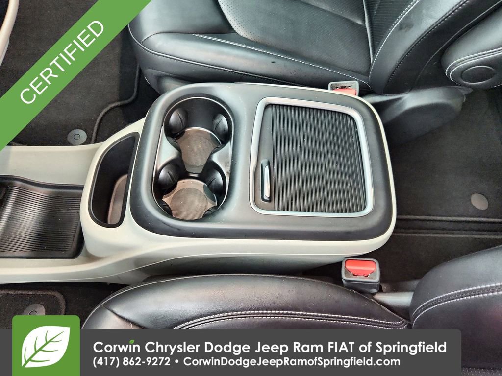 Used 2024 Chrysler Pacifica Touring-L FWD image 27