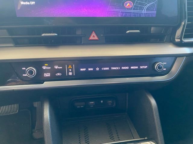 Used 2024 Kia Sportage EX image 23