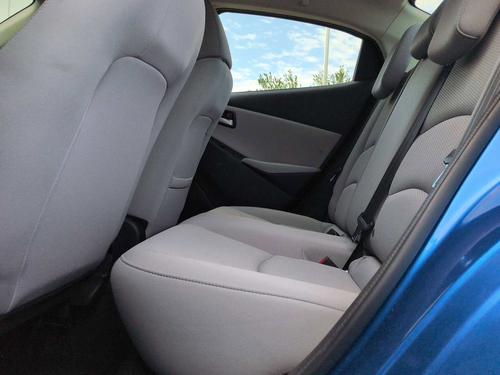 Used 2019 Toyota Yaris LE image 20