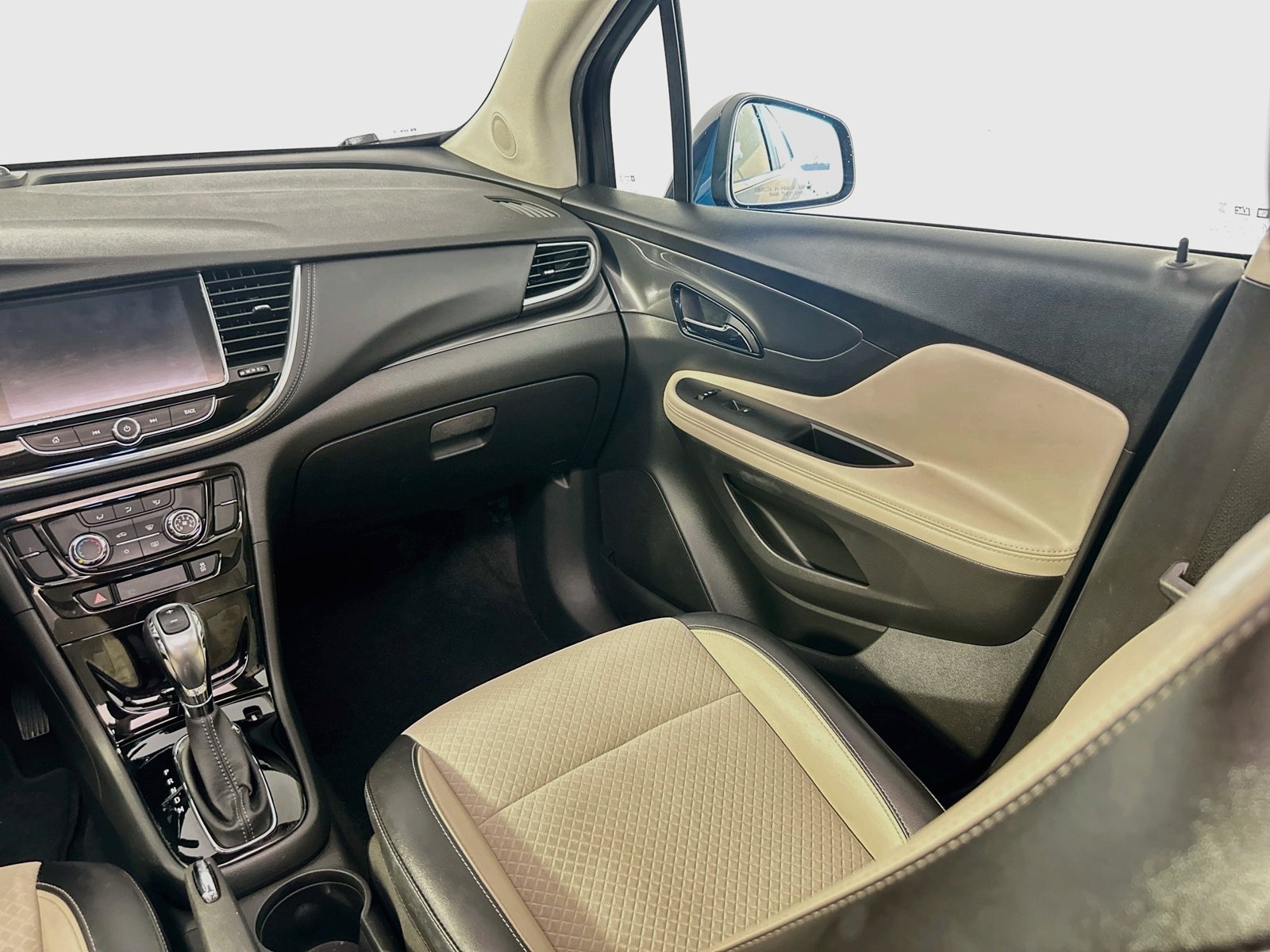 Used 2020 Buick Encore Preferred w/ Safety Package FWD image 21
