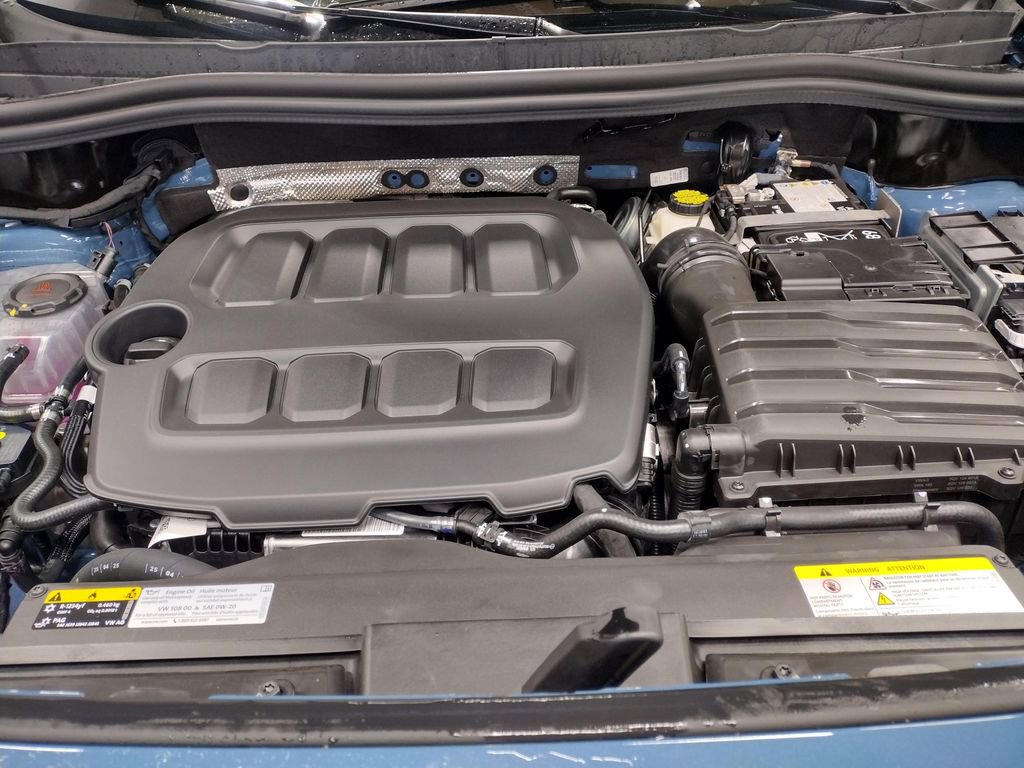 New 2025 Volkswagen Tiguan SE R-Line image 7