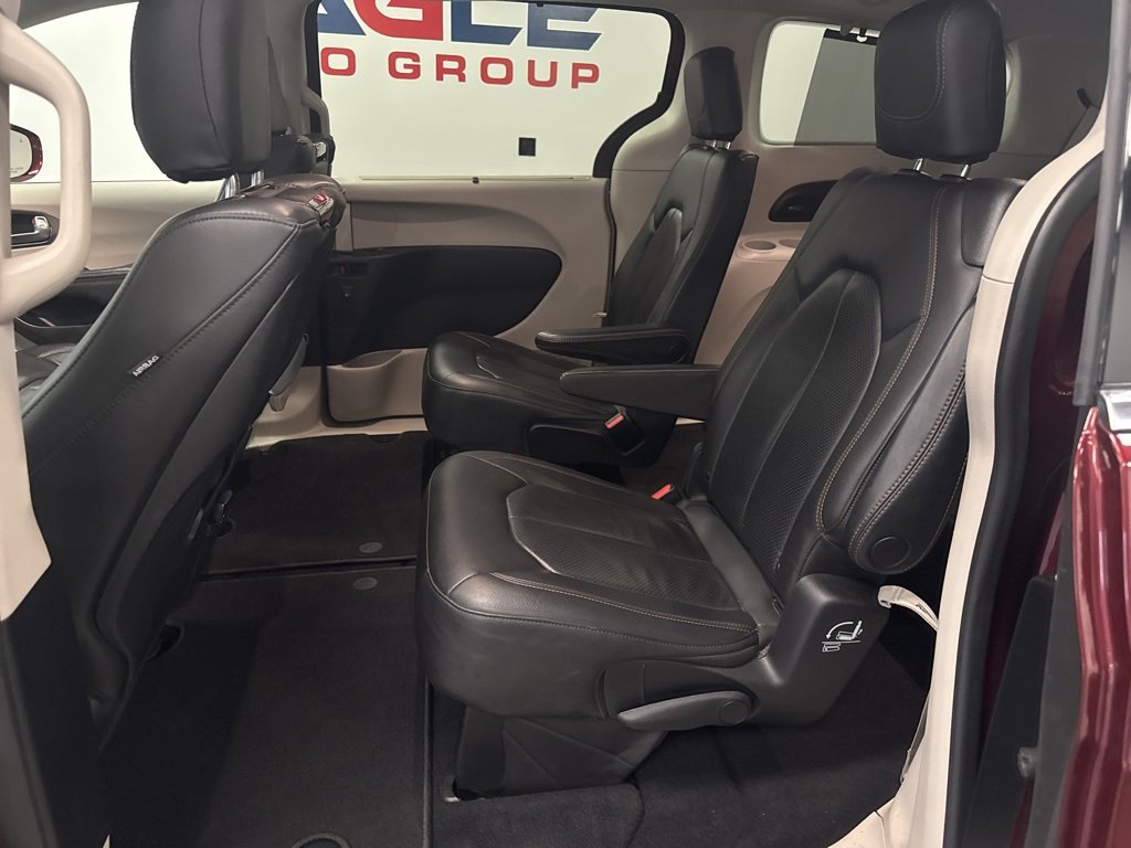 Used 2020 Chrysler Pacifica Touring-L Plus image 25