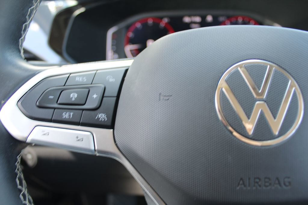 Certified 2022 Volkswagen Taos SEL AWD/4WD image 13