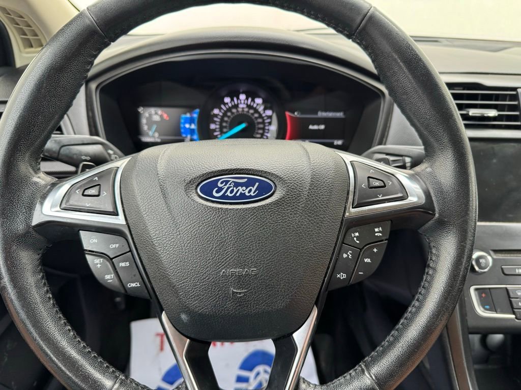 Used 2018 Ford Fusion SE w/ Equipment Group 201A FWD image 18