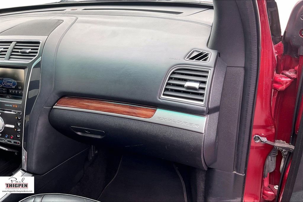 Used 2016 Ford Explorer Platinum image 16