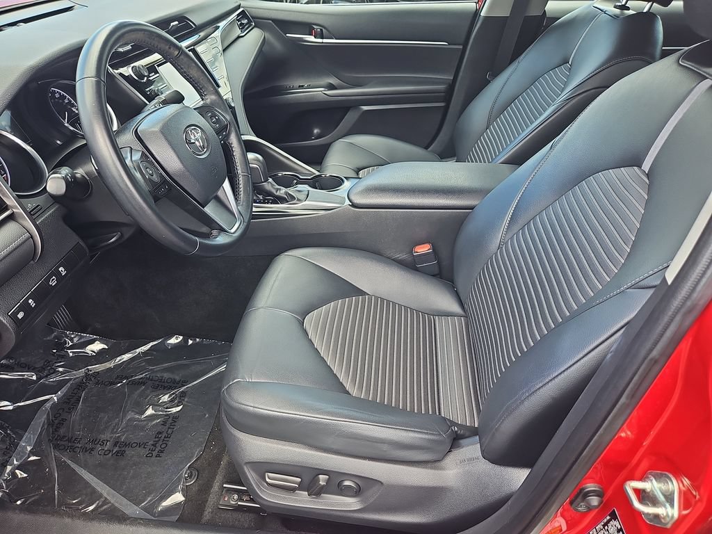 Used 2019 Toyota Camry SE FWD image 19