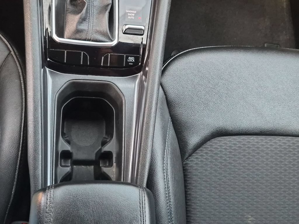 Used 2025 Jeep Compass Latitude w/ Sun & Sound Group AWD/4WD image 24