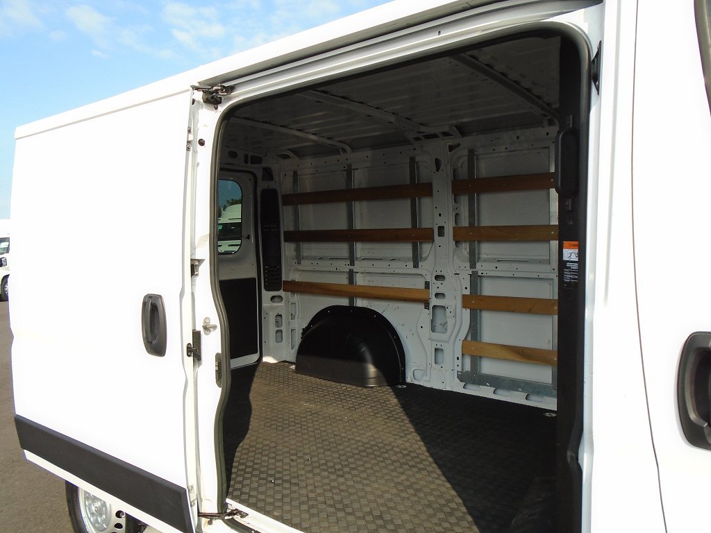 Used 2025 RAM ProMaster 2500 w/ U-Haul Equipment Group FWD image 15