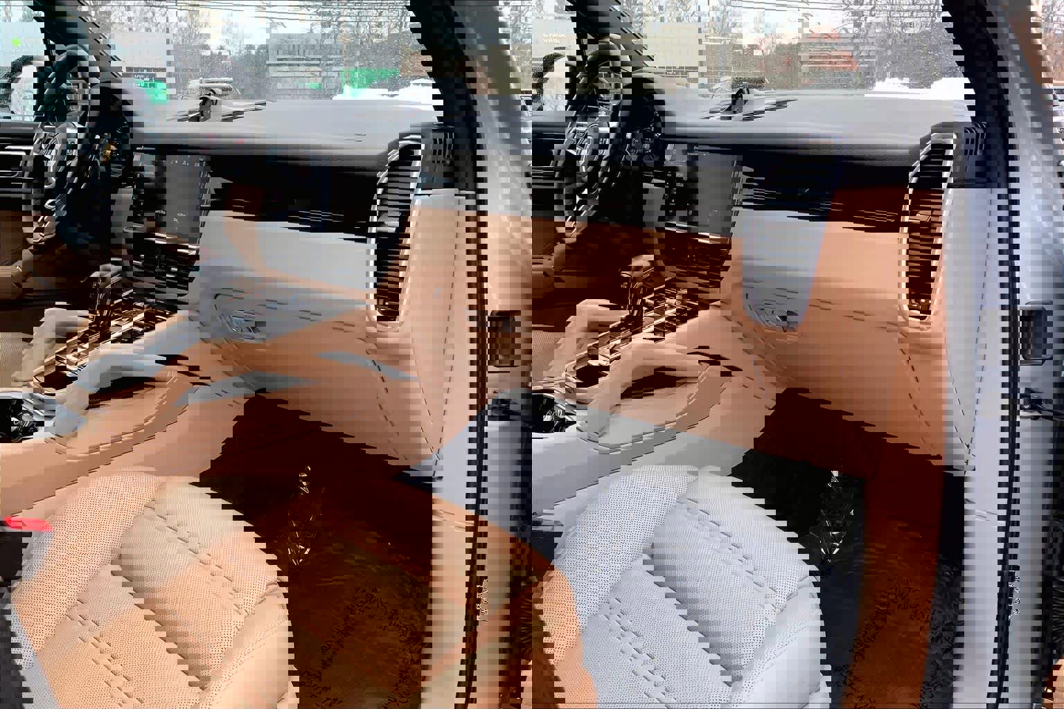 Used 2021 Porsche Cayenne image 16