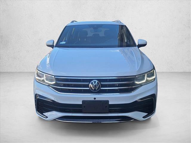 Used 2024 Volkswagen Tiguan SEL R-Line image 2