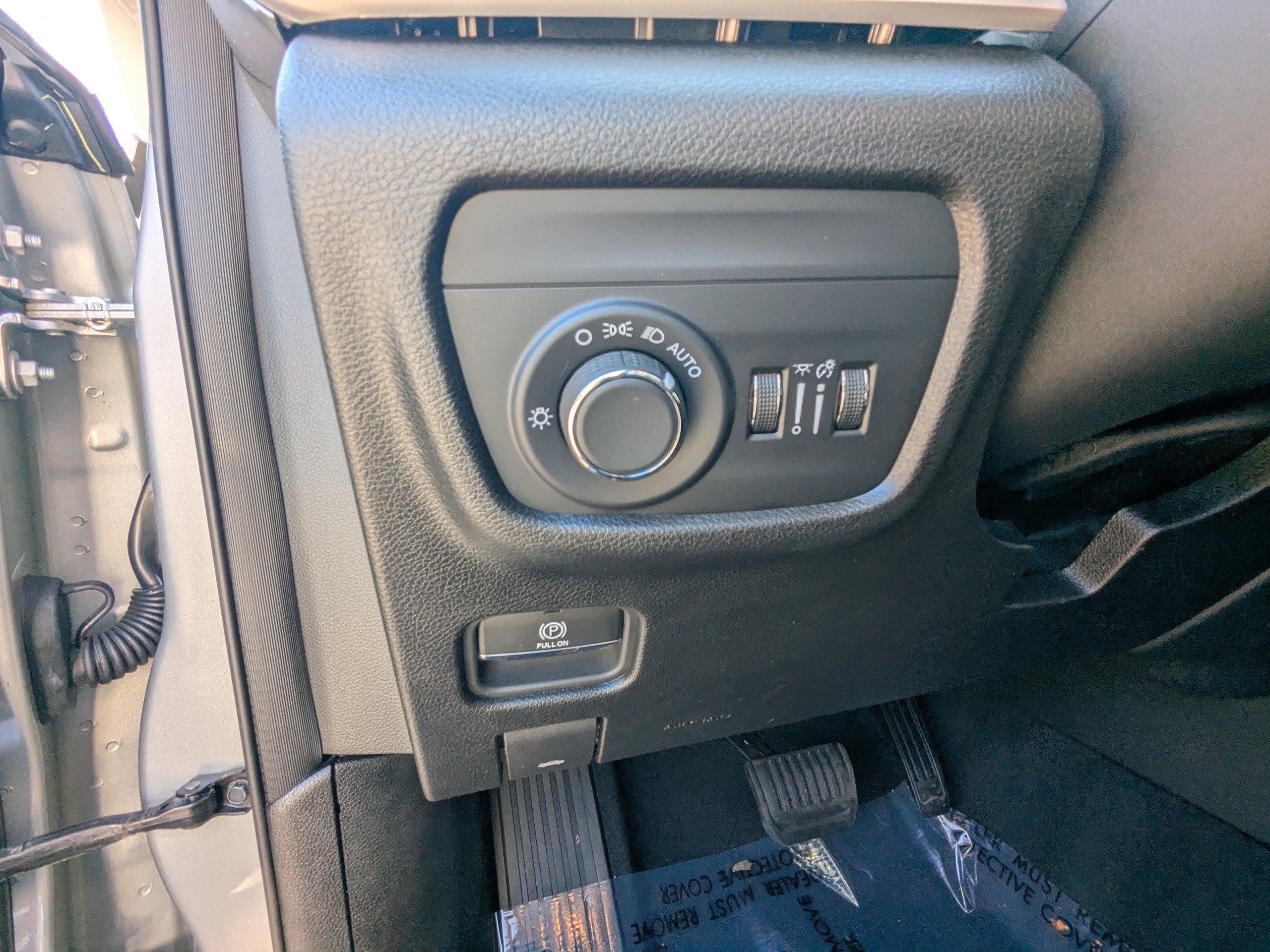 Certified 2023 Jeep Grand Cherokee Laredo X image 17