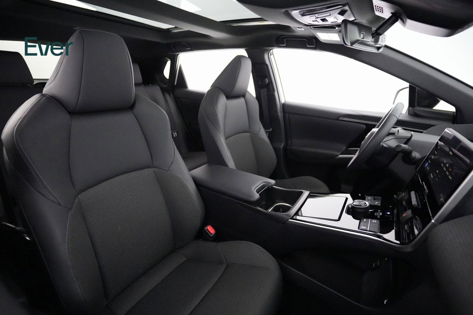 Used 2025 Toyota bZ4X FWD image 8