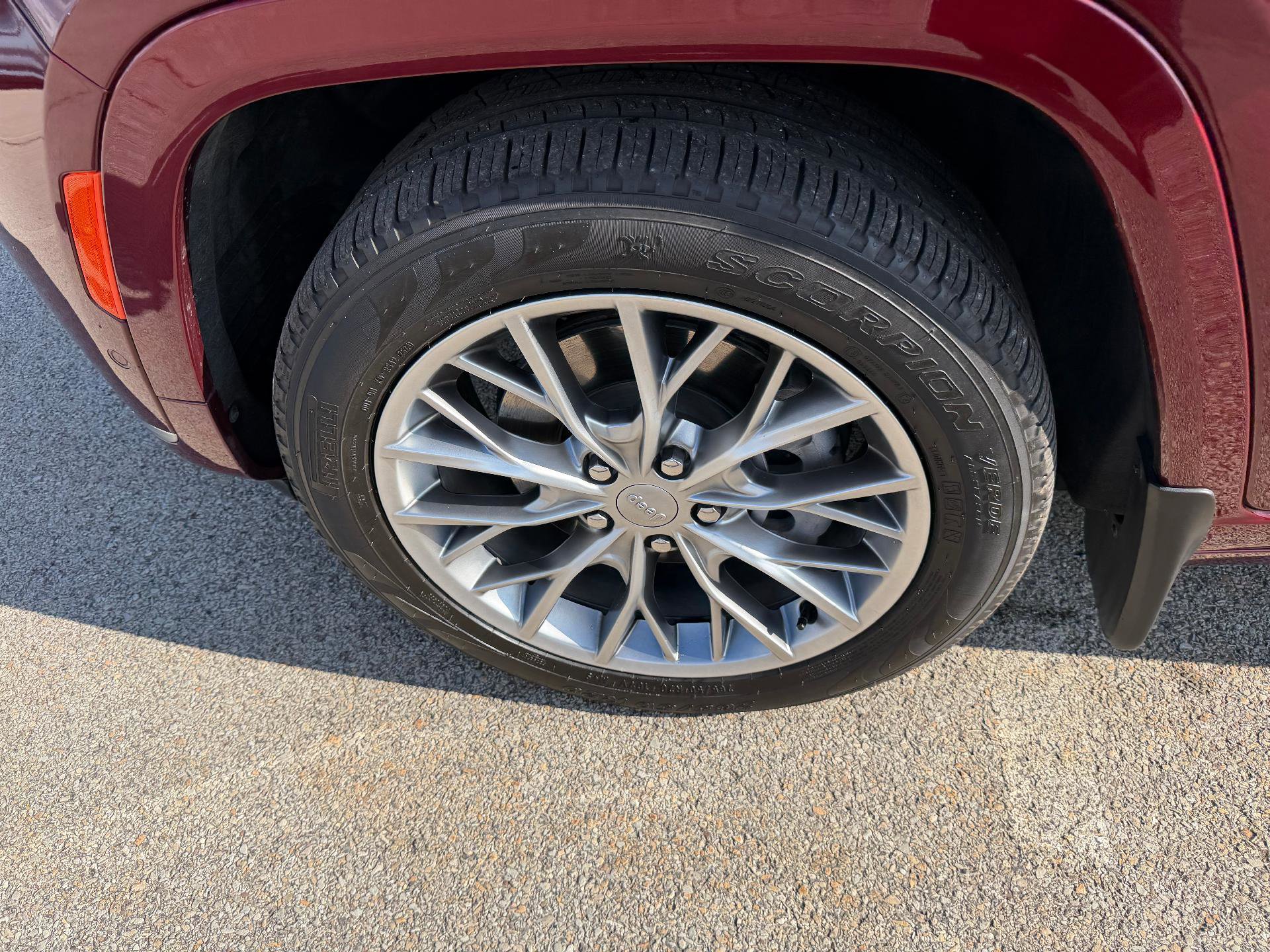 Used 2024 Jeep Grand Cherokee L Summit AWD/4WD image 17