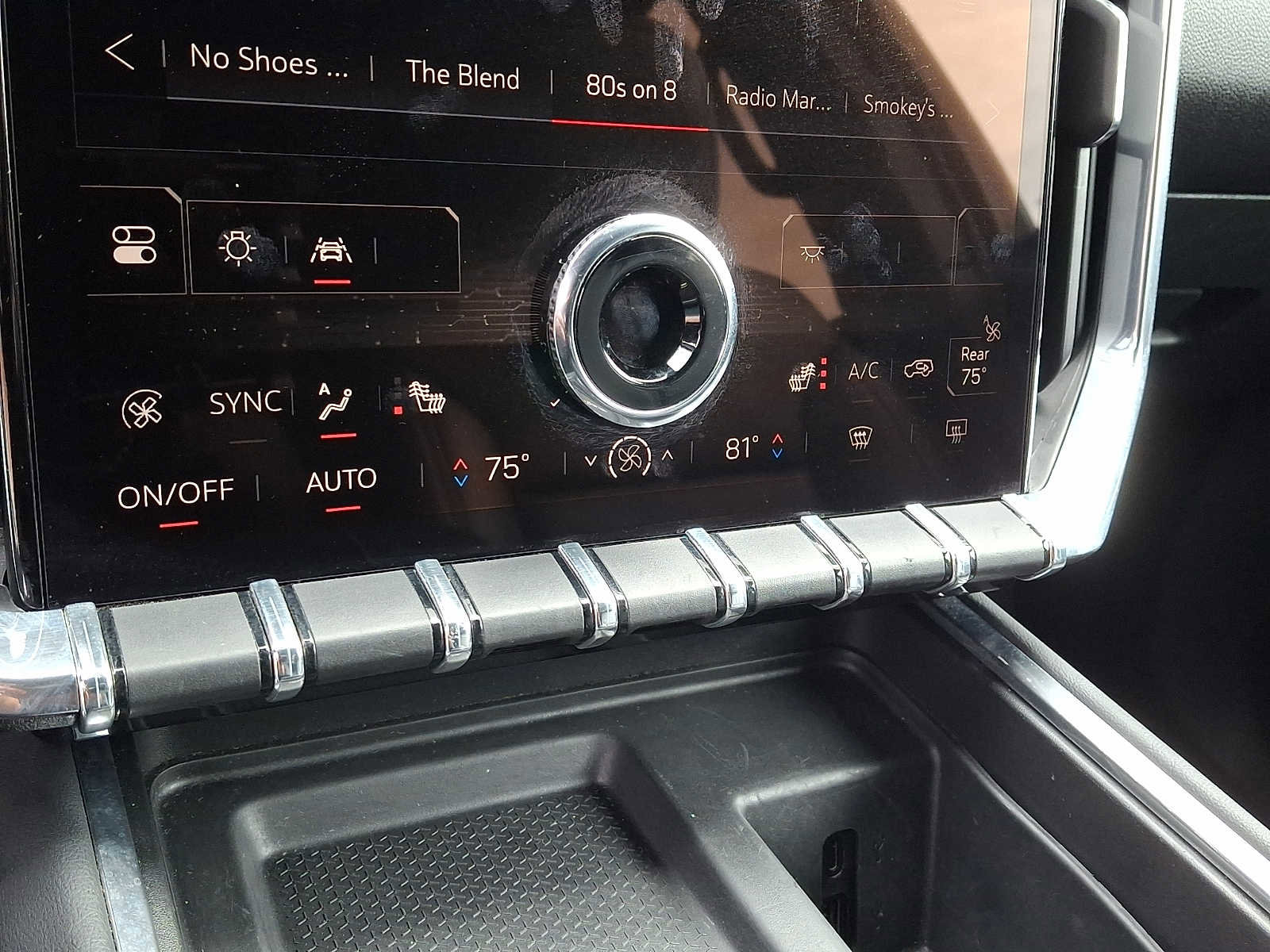 Used 2024 GMC Acadia Elevation image 16