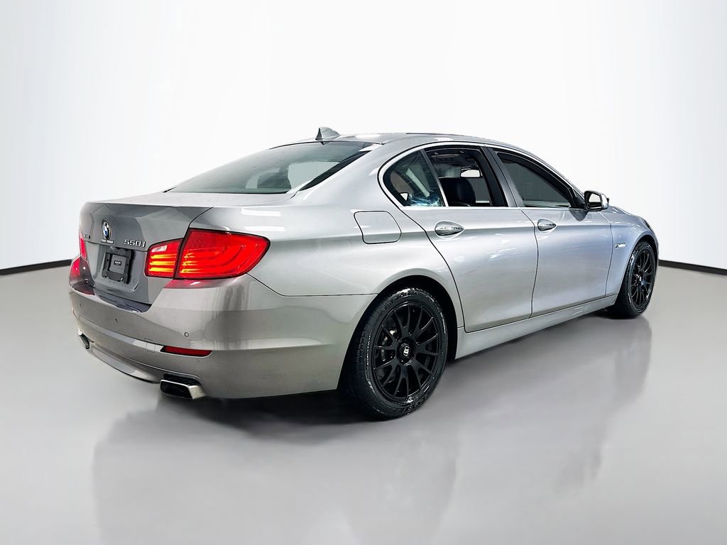 Used 2013 BMW 550i xDrive Sedan image 8