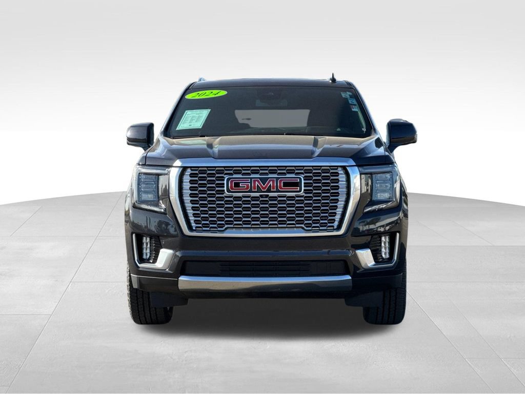 Used 2024 GMC Yukon XL Denali AWD/4WD image 8