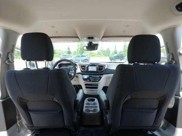 Used 2023 Chrysler Voyager LX FWD image 23