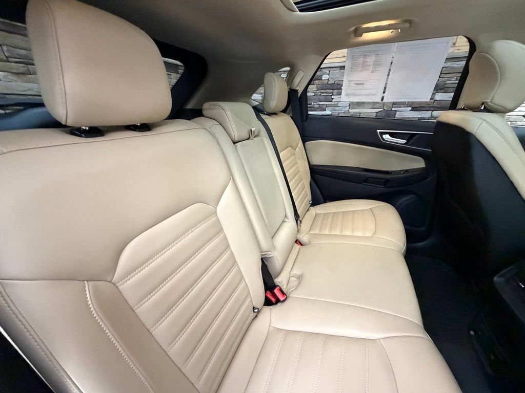 Used 2019 Ford Edge SEL w/ Equipment Group 201A AWD/4WD image 44