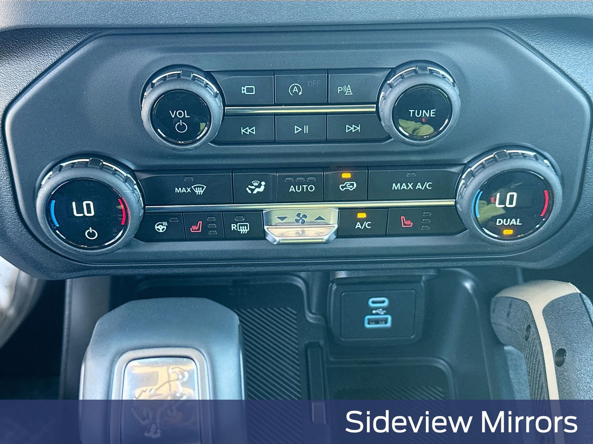 New 2025 Ford Bronco Badlands image 23