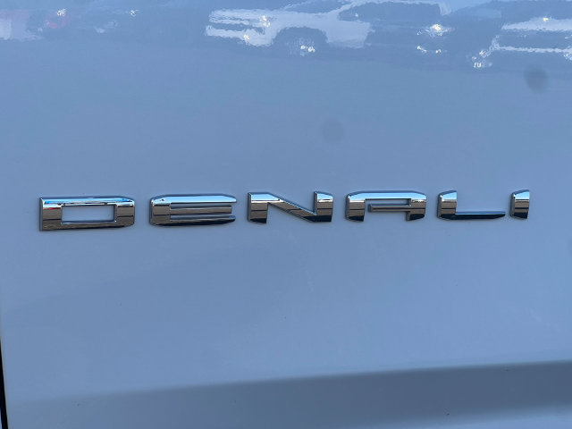 Used 2024 GMC Yukon Denali AWD/4WD image 2