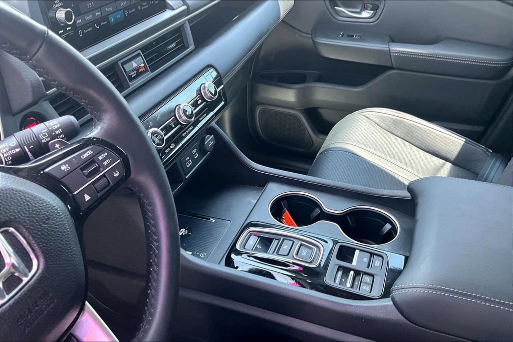 Used 2025 Honda Pilot Elite image 15