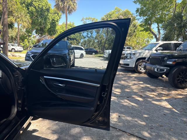 Used 2018 BMW 330i Sedan RWD image 16