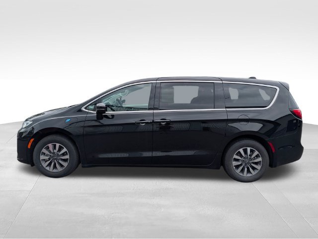 Used 2024 Chrysler Pacifica Limited FWD image 4