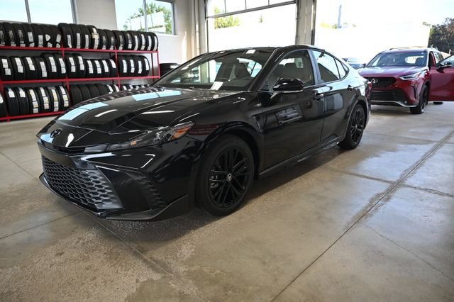 New 2026 Toyota Camry SE FWD image 8