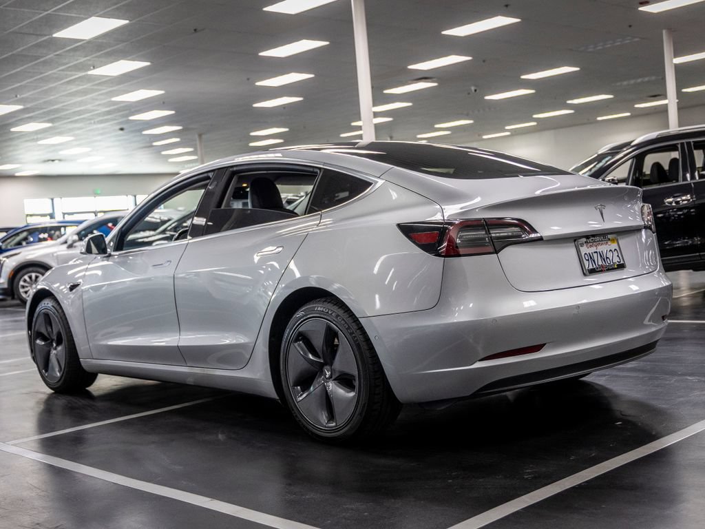 Used 2018 Tesla Model 3 Mid Range RWD image 4