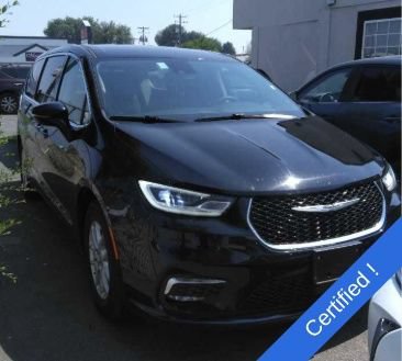 Used 2024 Chrysler Pacifica Touring-L FWD image 2