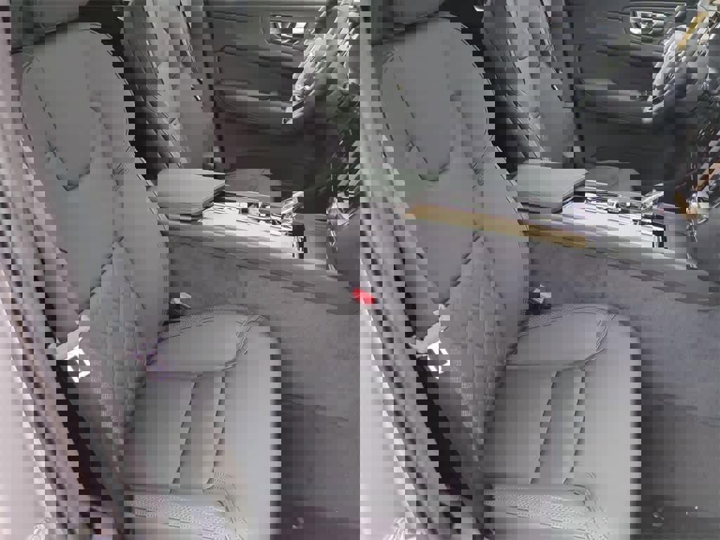 Used 2026 Volvo XC60 B5 Plus w/ Protection Package Premier image 22