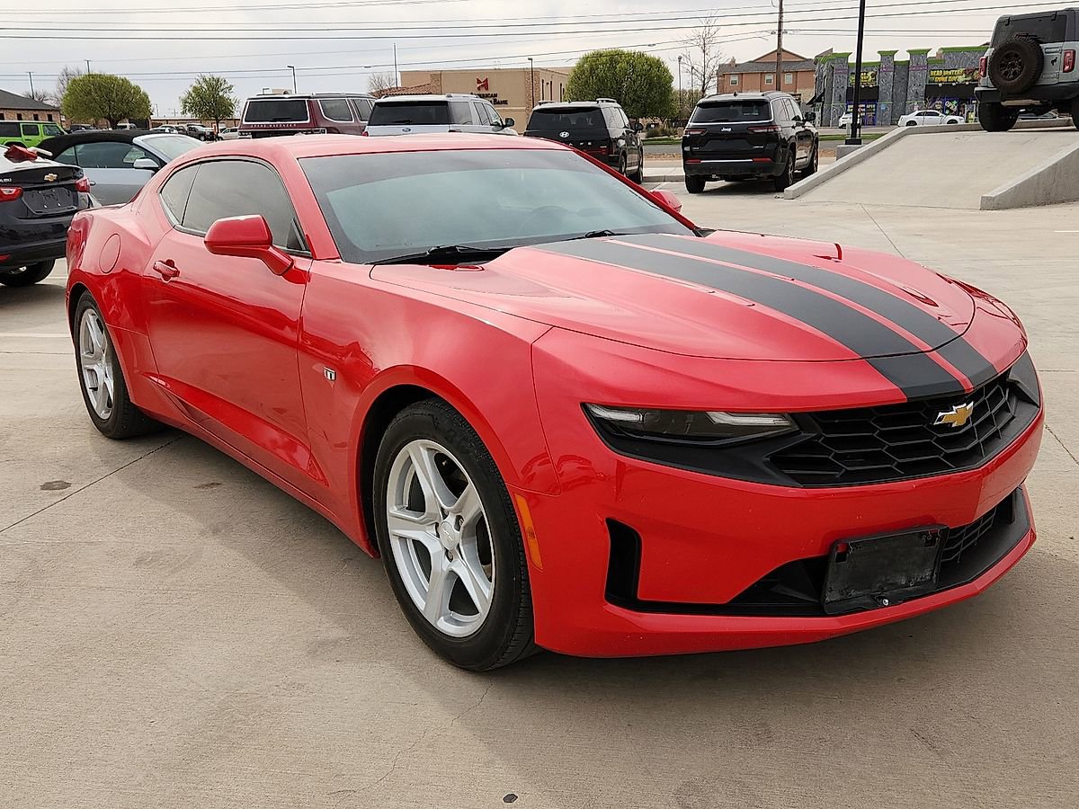 Used 2021 Chevrolet Camaro LT image 4