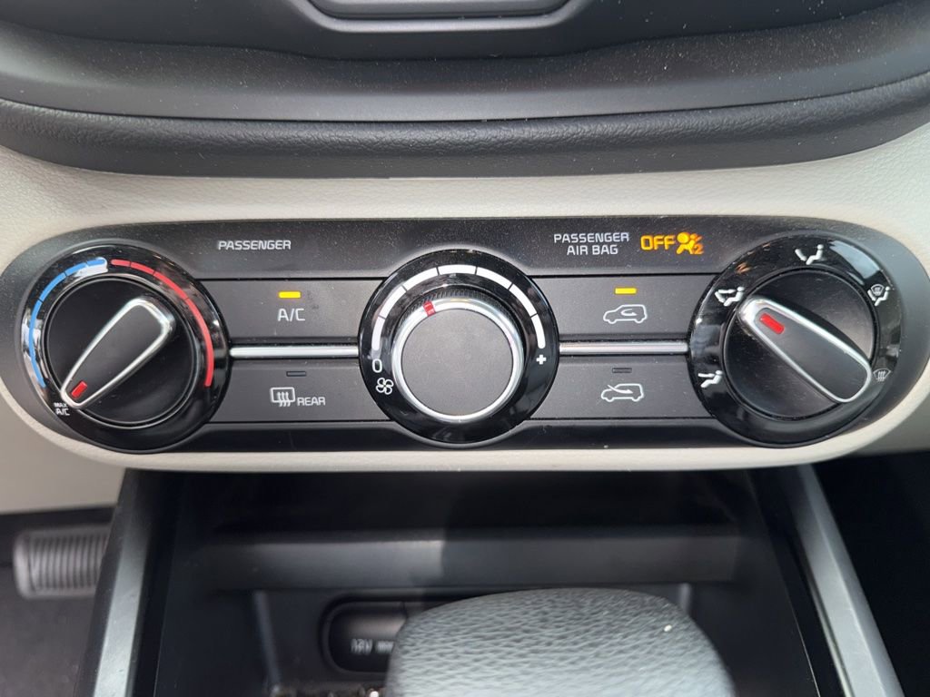 Certified 2023 Kia Soul LX FWD image 14