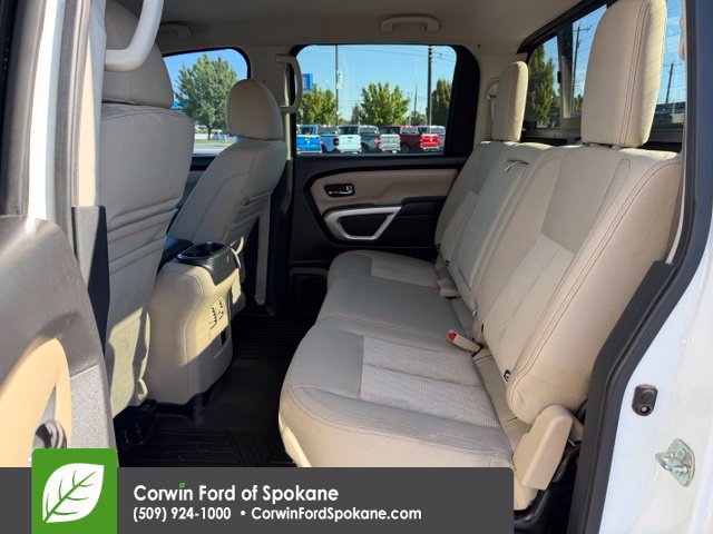 Used 2017 Nissan Titan SV AWD/4WD image 11