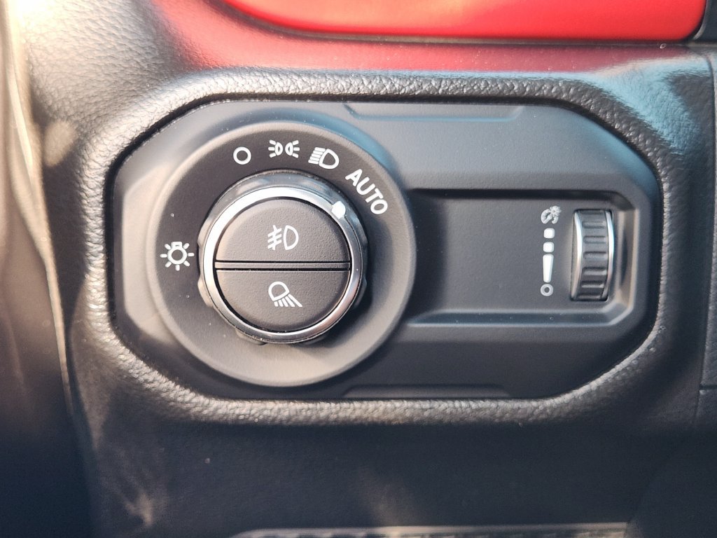 Used 2023 Jeep Gladiator Rubicon w/ Cold Weather Group AWD/4WD image 25