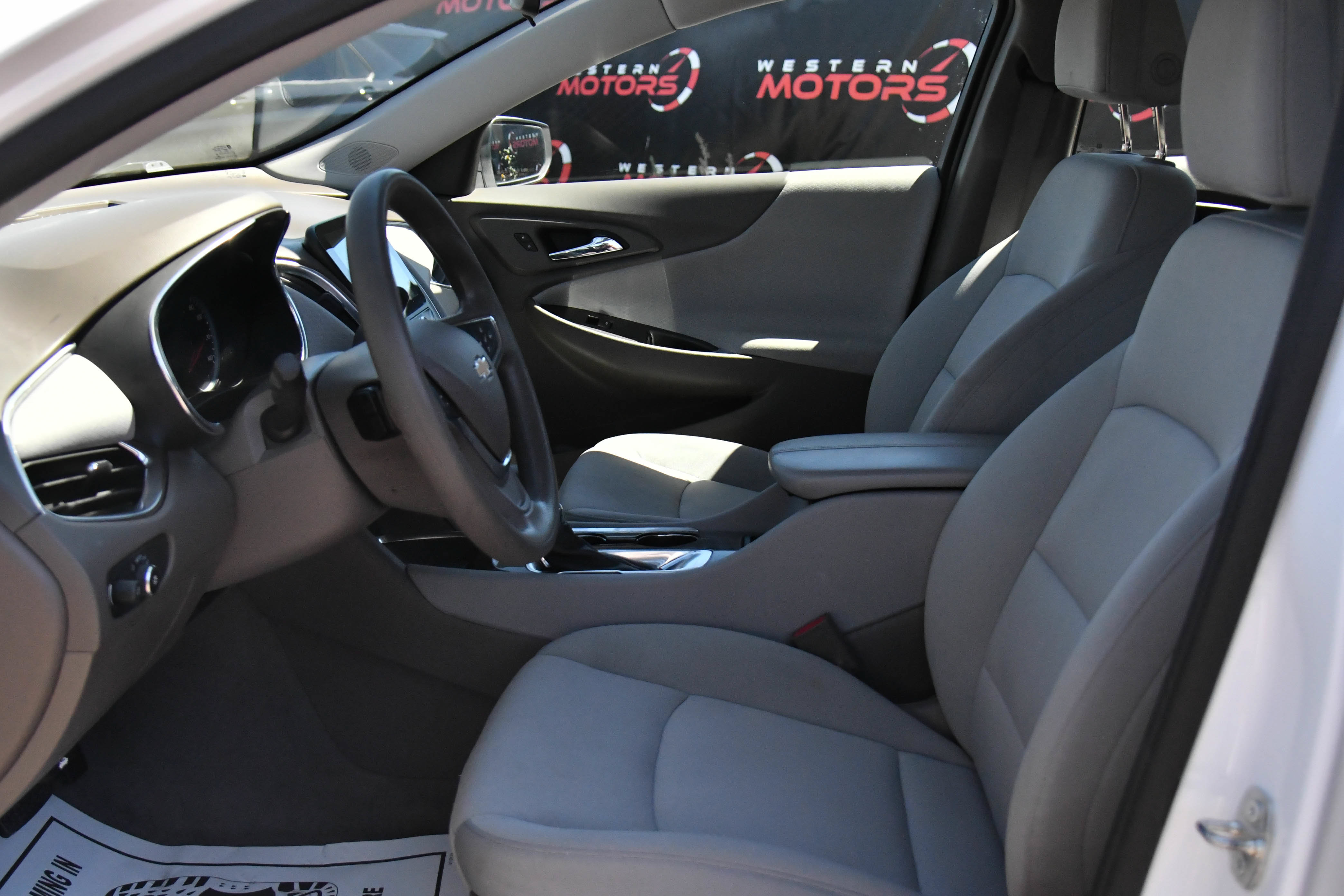 Used 2021 Chevrolet Malibu LT FWD image 17