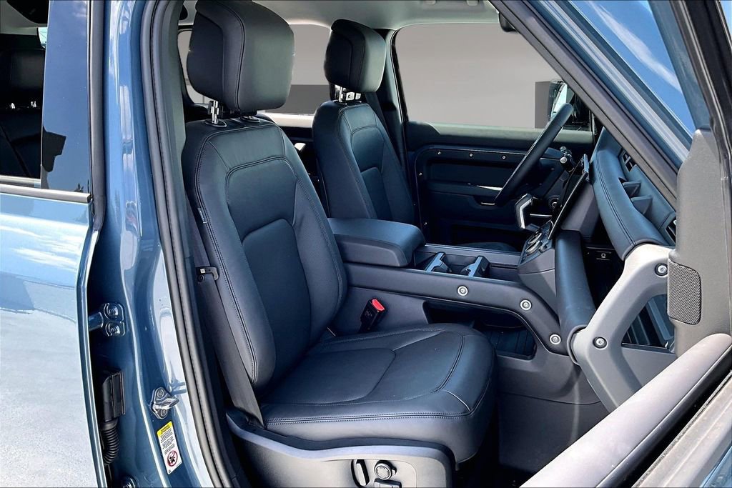 New 2026 Land Rover Defender 110 X-Dynamic SE image 11