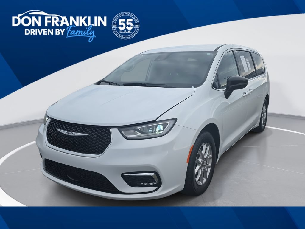 Used 2024 Chrysler Pacifica Touring-L