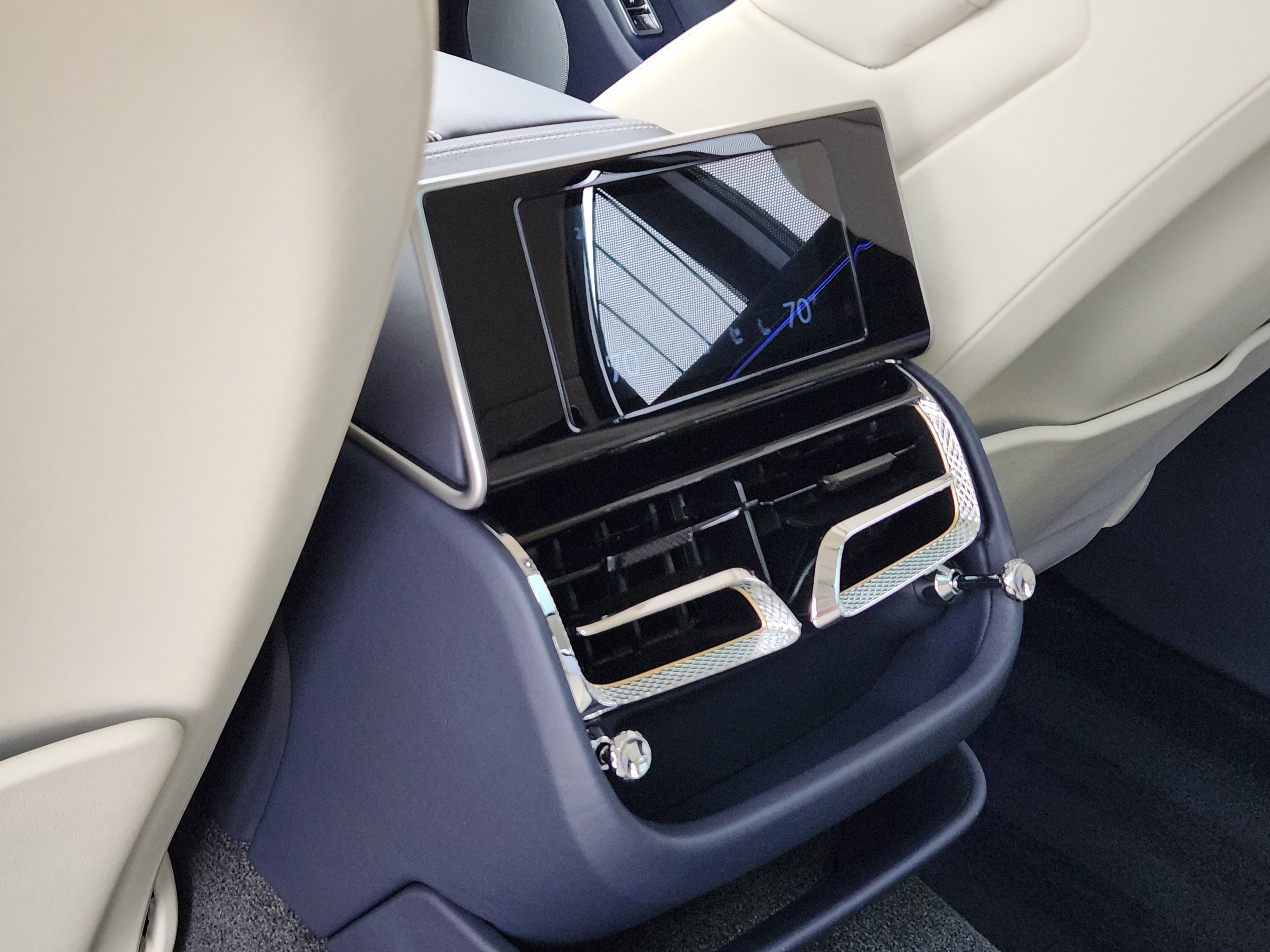 Used 2021 Bentley Flying Spur W12 image 31