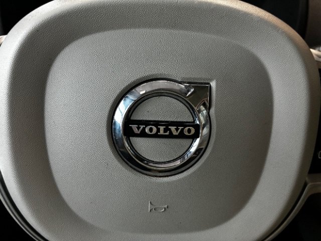 Used 2020 Volvo XC90 T5 Momentum w/ Protection Package Premier FWD image 20