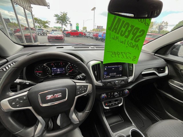 Used 2022 GMC Terrain SLE w/ Driver Convenience Package image 18